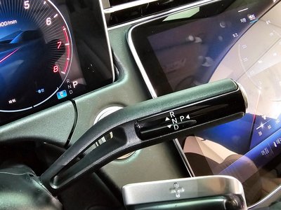 MERCEDES-BENZ E-CLASS - 9