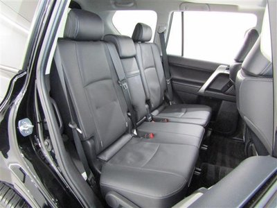 TOYOTA LAND CRUISER PRADO - 8