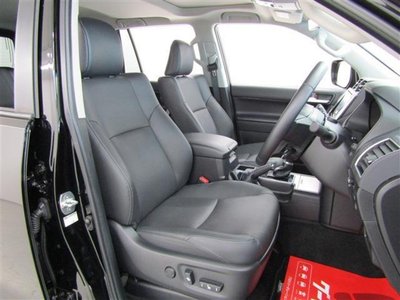 TOYOTA LAND CRUISER PRADO - 7