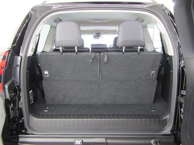 TOYOTA LAND CRUISER PRADO - 10