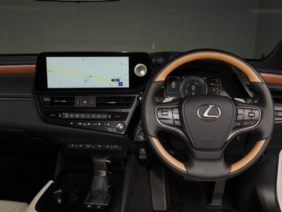 2023 Lexus ES — миниатюра 8