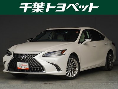 2023 Lexus ES photo 1
