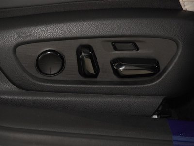 2023 Lexus ES — миниатюра 17