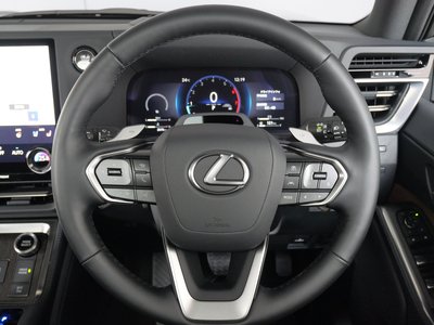 صورة 7 لـ 2025 Lexus GX