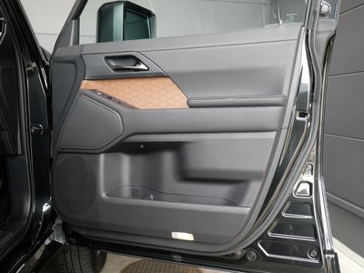 صورة مصغرة 14 لـ 2025 Lexus GX