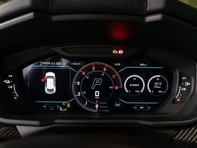 LAMBORGHINI URUS - 10