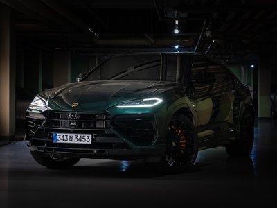 LAMBORGHINI URUS