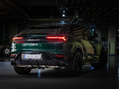 LAMBORGHINI URUS - 4