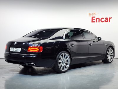 BENTLEY FLYING SPUR - 4