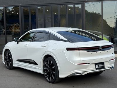 TOYOTA CROWN CROSSOVER - 2