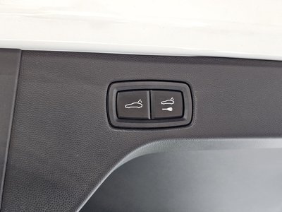 2025 Porsche MACAN — миниатюра 21