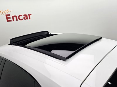 2025 Porsche MACAN — миниатюра 30