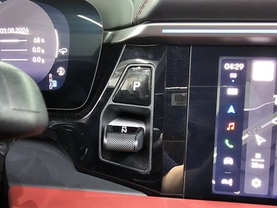 2025 Porsche MACAN — миниатюра 12