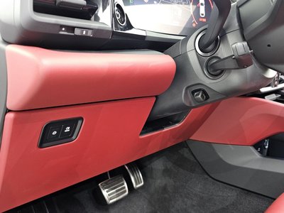2025 Porsche MACAN — миниатюра 26