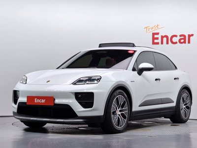 2025 Porsche MACAN — фото 1