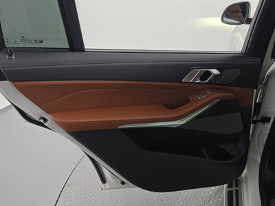 2025 BMW X7 — миниатюра 15