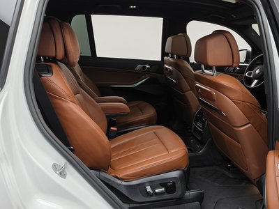2025 BMW X7 — миниатюра 17