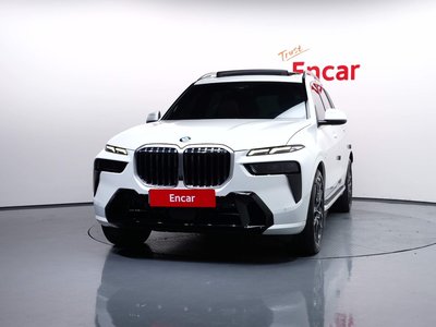2025 BMW X7 — фото 2