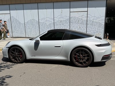PORSCHE 911 - 9