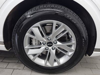 صورة 8 لـ 2025 Genesis GV70