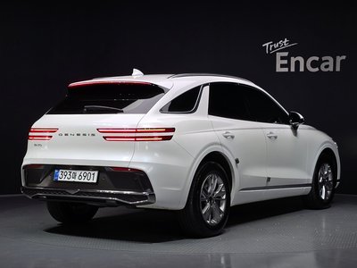 صورة 4 لـ 2025 Genesis GV70