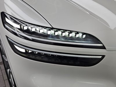 صورة 9 لـ 2025 Genesis GV70