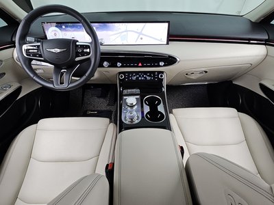 صورة 5 لـ 2025 Genesis GV70