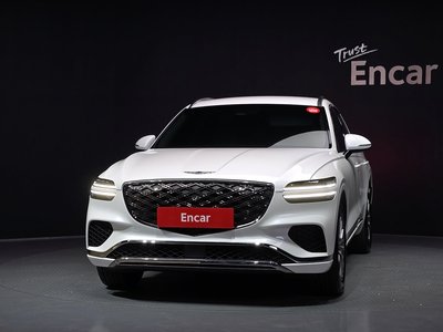 صورة 2 لـ 2025 Genesis GV70