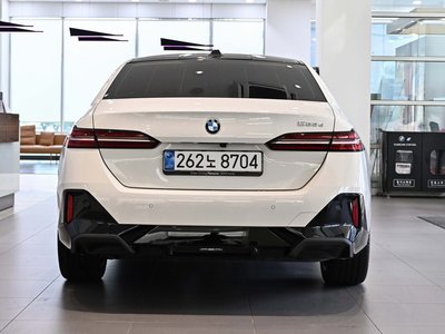2025 BMW 5 SERIES 照片 3
