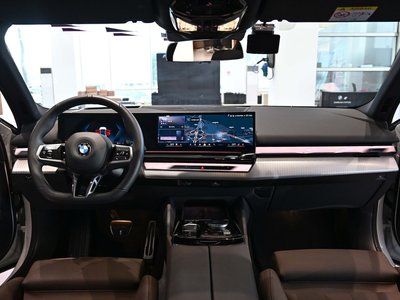2025 BMW 5 SERIES 照片 4