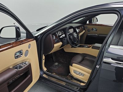 ROLLS-ROYCE GHOST - 10