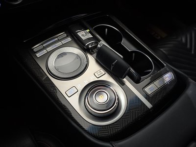 GENESIS G80 (RG3) - 9