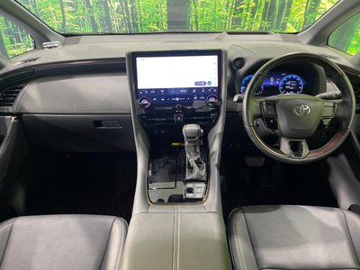 2024 Toyota ALPHARD photo 2