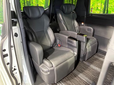 2024 Toyota ALPHARD photo 9