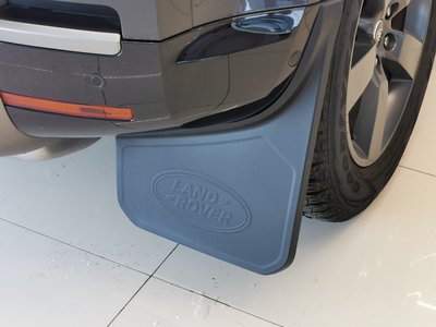 LAND ROVER DEFENDER - 10