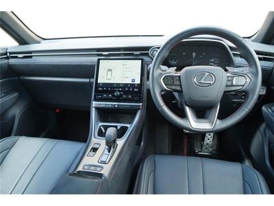 صورة 3 لـ 2025 Lexus LBX