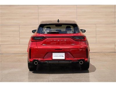 صورة 9 لـ 2025 Lexus LBX