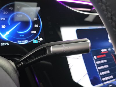 MERCEDES-BENZ EQS - 9