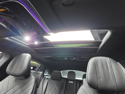 MERCEDES-BENZ EQS - 10