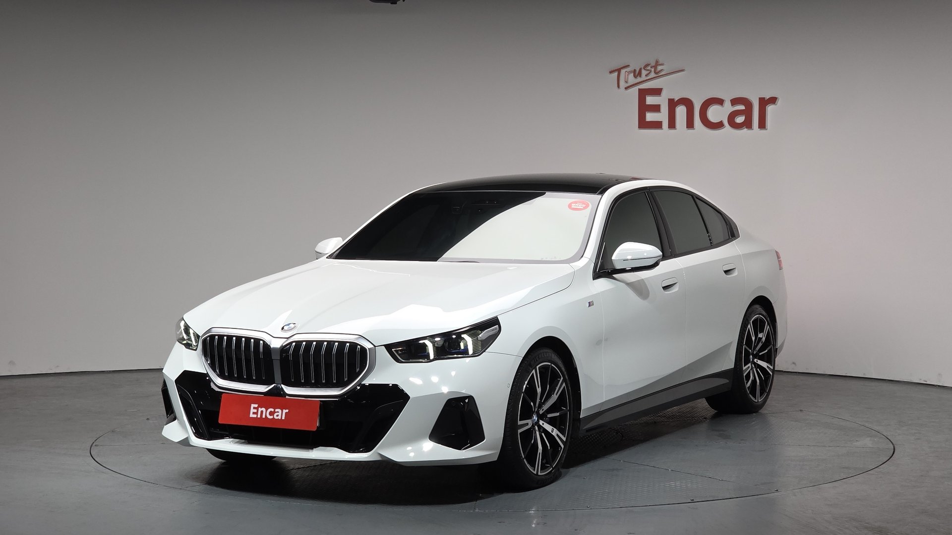 BMW 5 SERIES - View 1