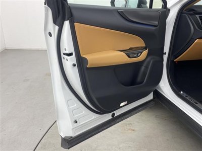 صورة مصغرة 39 لـ 2025 Lexus NX