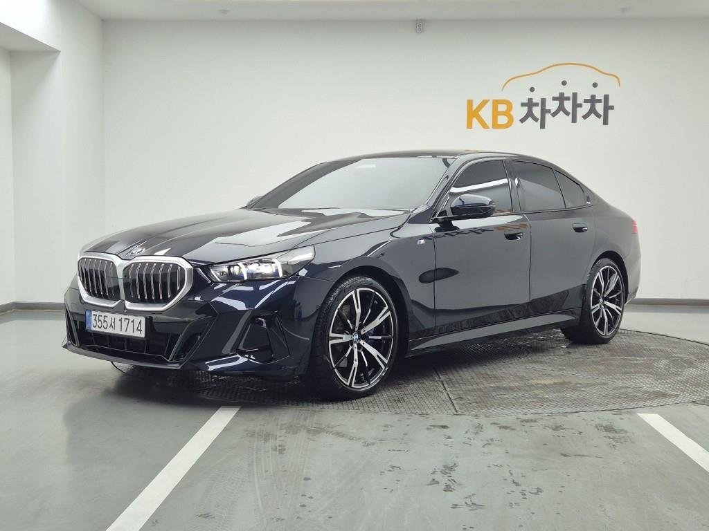 BMW 5 SERIES - View 1