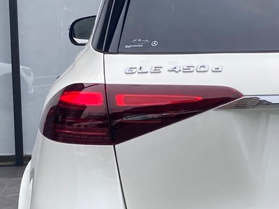 2025 Mercedes-BENZ GLE — миниатюра 12
