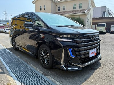 2025 Toyota VELLFIRE photo 3