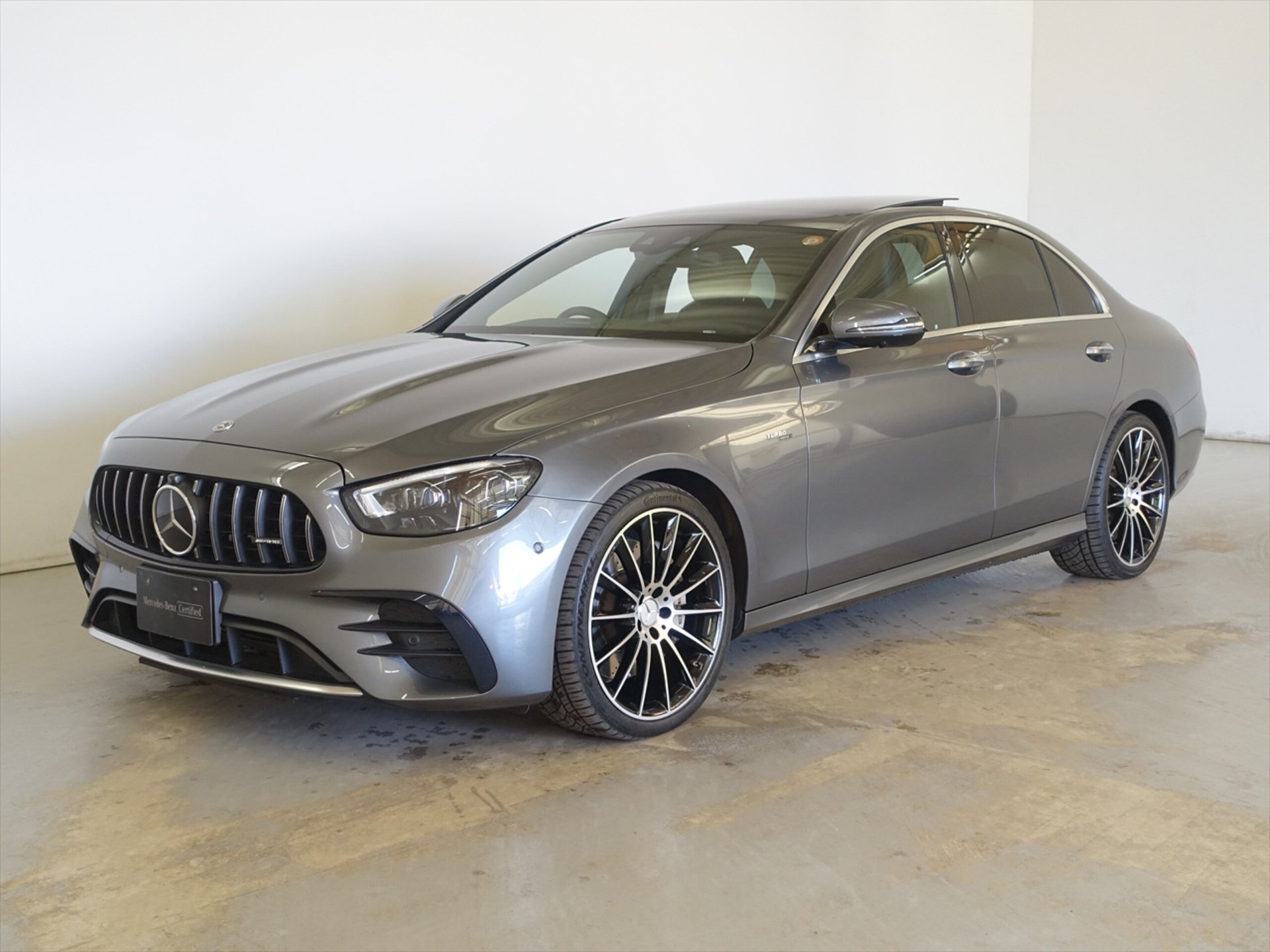 MERCEDES-BENZ E-CLASS AMG - View 1