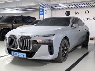 BMW I7 - 1