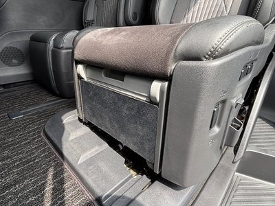 TOYOTA ALPHARD - 9