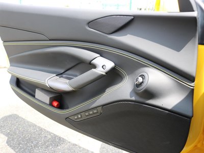 2022 Ferrari F8 SPIDER thumbnail 36
