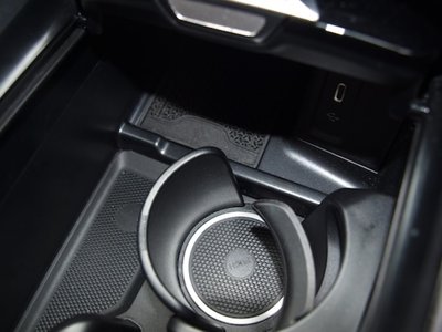 2025 Mercedes-BENZ GLC — миниатюра 27