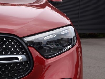 2025 Mercedes-BENZ GLC photo 4